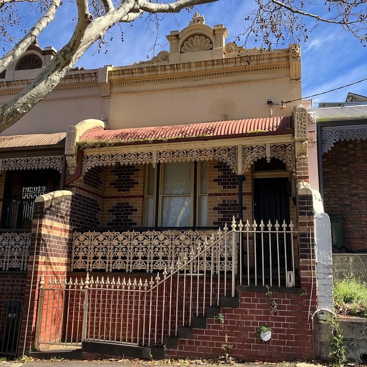 459  Abbotsford Street