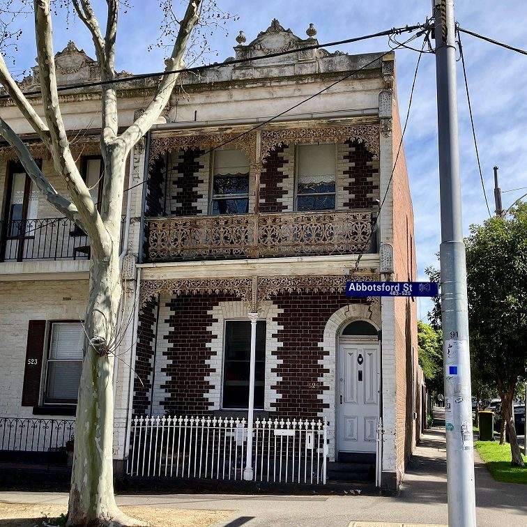 525  Abbotsford Street