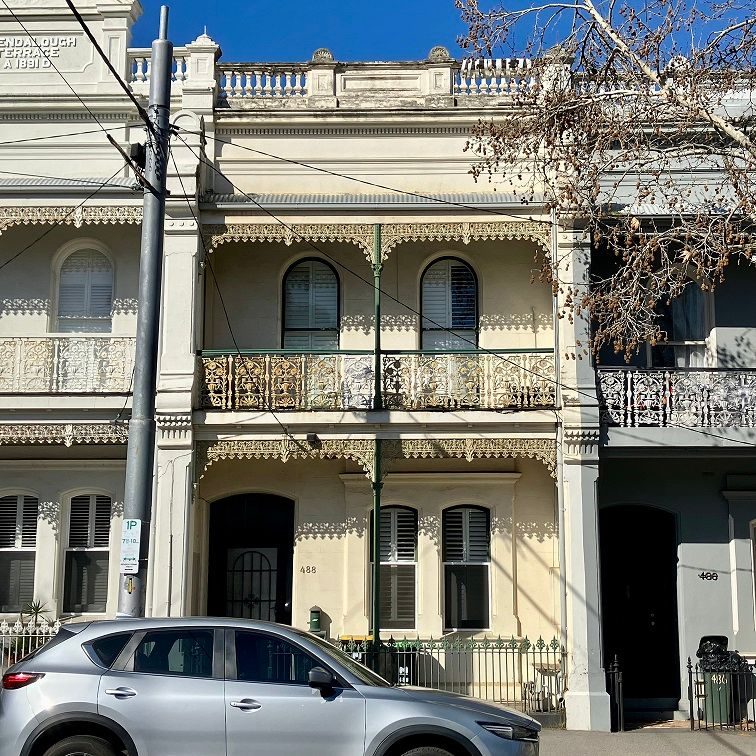 488  Abbotsford Street